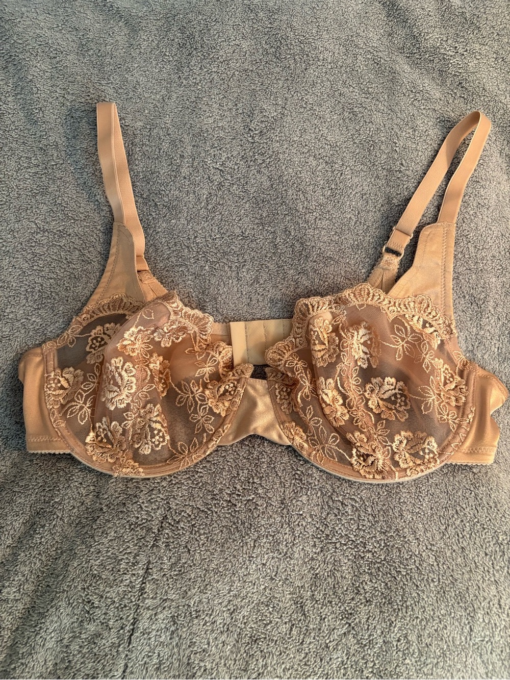 Victoria’s Secret Dream Angels Wicked Unlined Lace Balconette Bra 40C Beige